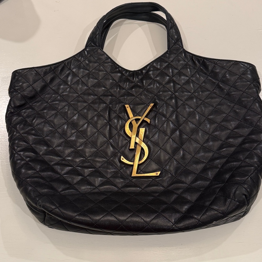 Yves Saint Laurent Icare lambskin quilted Tote Bag w/ pochette - Picture 5 of 16